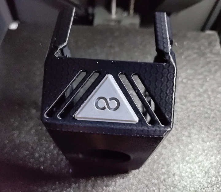 Miếng ốp khe thông gió biểu tượng vô cực cho nắp đầu in SE3D Elegoo Centauri Carbon 1 v2.0 - Image 4
