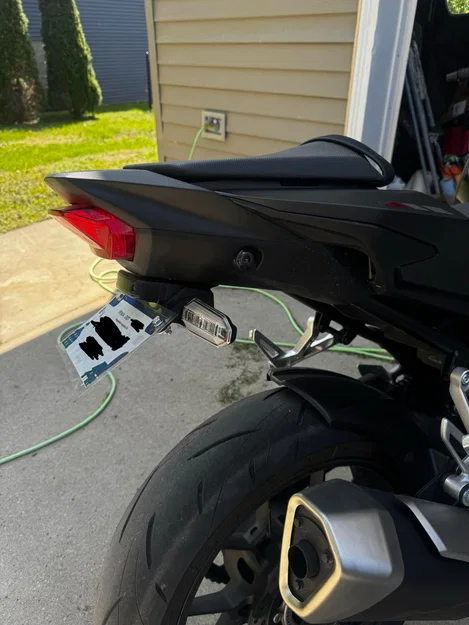 Bộ Pat Gắn Biển Số (Tail Tidy) Cho Honda Hornet CB750 - Image 1