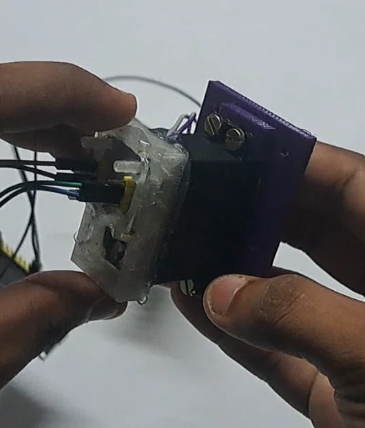 Ngàm gắn Servo MG995 và MG996 cho máy in 3D Nema 17 - Image 1