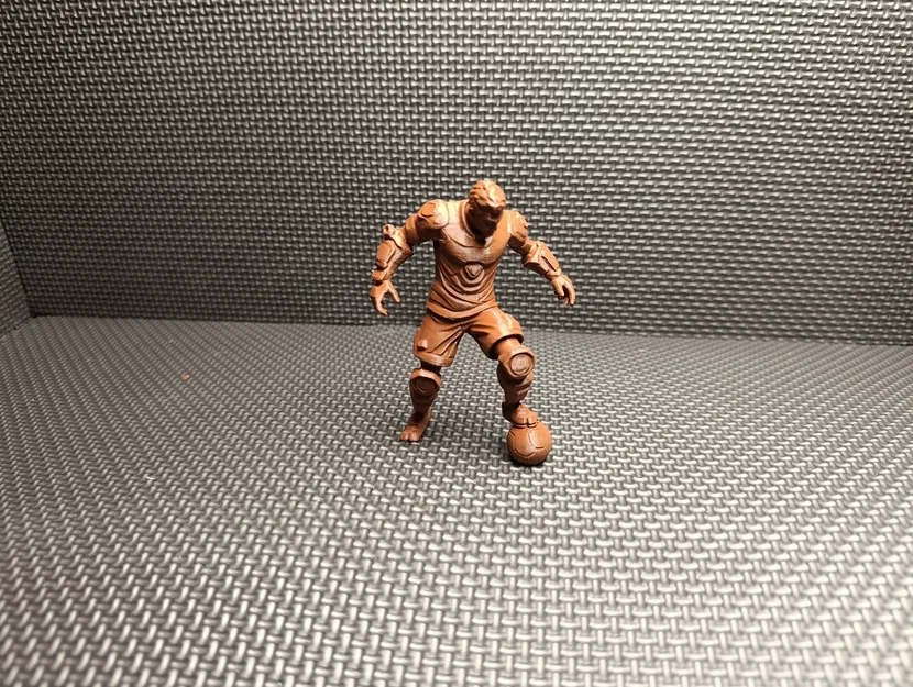 Chiến binh bóng đá mặc giáp (Armored Soccer Warrior) - Image 2