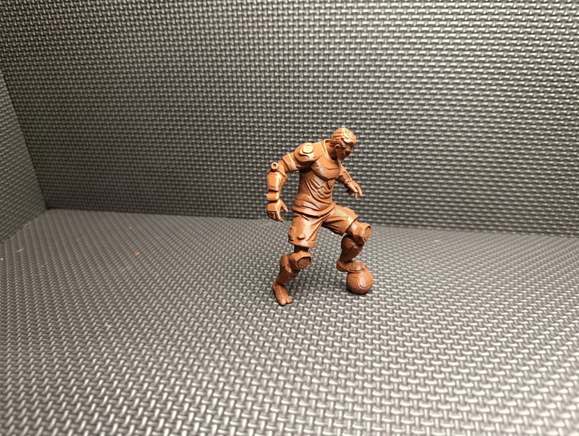 Chiến binh bóng đá mặc giáp (Armored Soccer Warrior) - Image 4