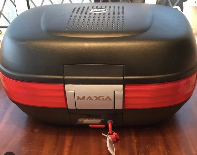 Nút bấm mở thùng Givi Z282 dành cho Givi E50 Maxia - Image 3