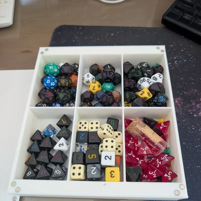 Hộp Đựng Xúc Xắc (D&D Dice Box) 6 Ngăn In 3D Độc Đáo