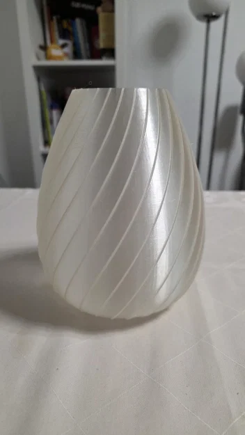 Bình hoa trang trí (Vase) - Image 1