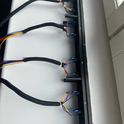 Bảng điều khiển nút nhấn gắn tủ rack (Rack pushbutton panel)