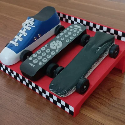Giá trưng bày xe Pinewood Derby