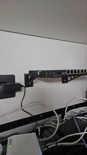 Giá treo tường cho router Mikrotik RB5009 chuyên dụng - Image 2