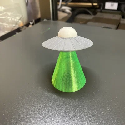 Mô hình in 3D đĩa bay bắt cóc Alien Abduction độc đáo