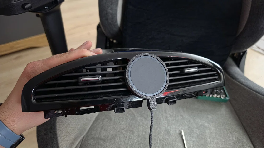 Giá đỡ MagFit / MagSafe cho xe Renault Laguna II - Image 1