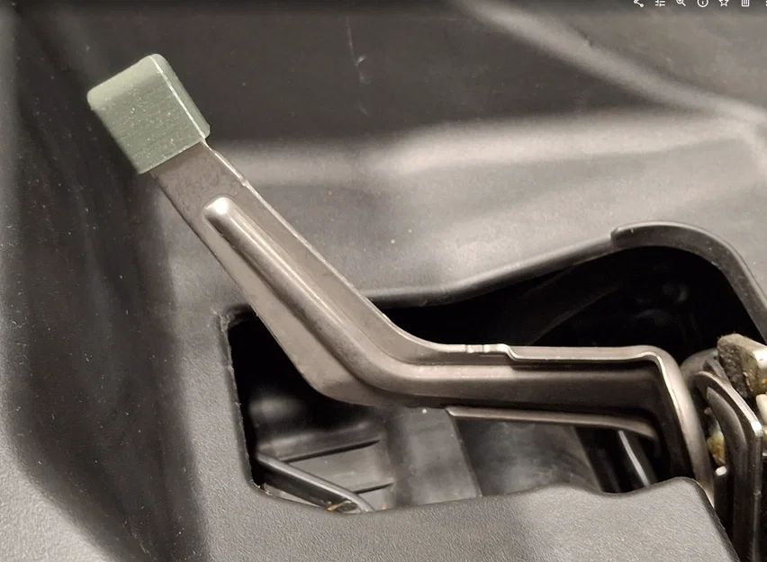 Ốp chụp đầu chốt khóa nắp capo (Hood Latch Tip Cover) - Image 3