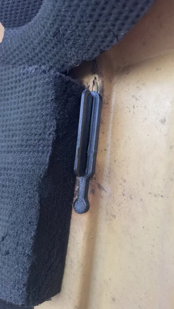 Kẹp kính chắn gió cho Ski-Doo S Chassis (windsheild clips) - Image 2
