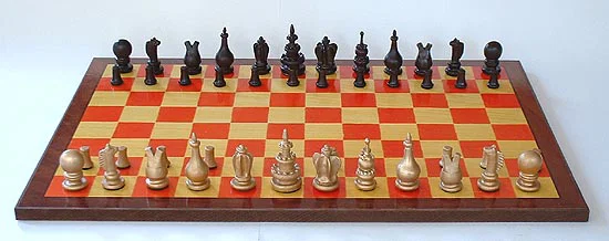 Bộ Courier Chess chuẩn kích thước thật – bàn 2 mảnh tùy chọn - Image 1