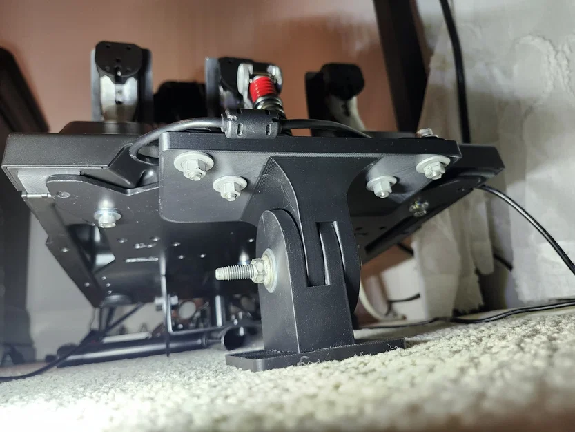 Giá đỡ pedal Playseat Evolution - Thêm lỗ bắt bulông - Image 1