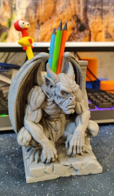 Kẹp bút gargoyle cánh gập (Folded-wing gargoyle pen holder) - Image 4