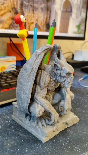Kẹp bút gargoyle cánh gập (Folded-wing gargoyle pen holder) - Image 5