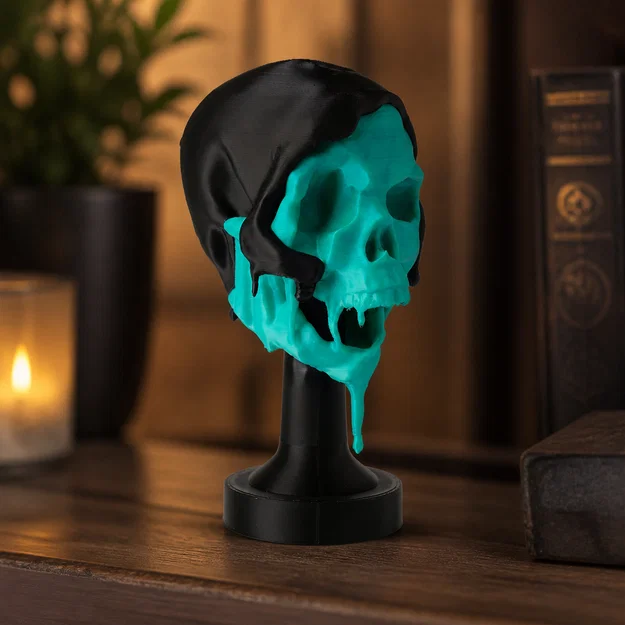 Tượng Đầu Lâu Tan Chảy – Decor Kinh Dị Gothic Có Đế Trưng Bày - Image 1