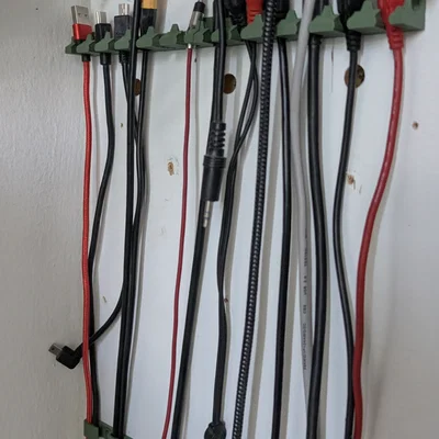 Thanh kẹp giữ dây cáp (Universal Cable Holder) in 3D gọn gàng