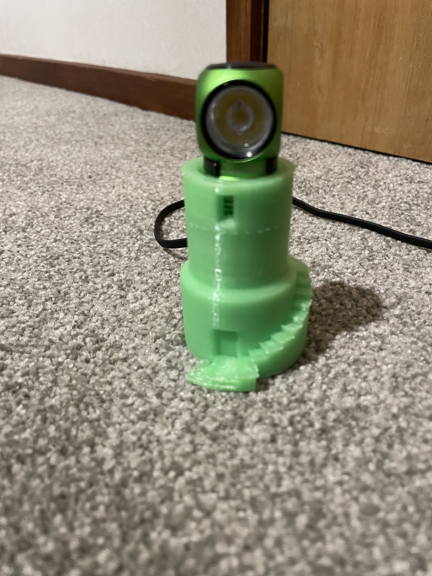 Đế sạc in 3D cho đèn pin Olight Perun 2 Mini hình ngọn hải đăng