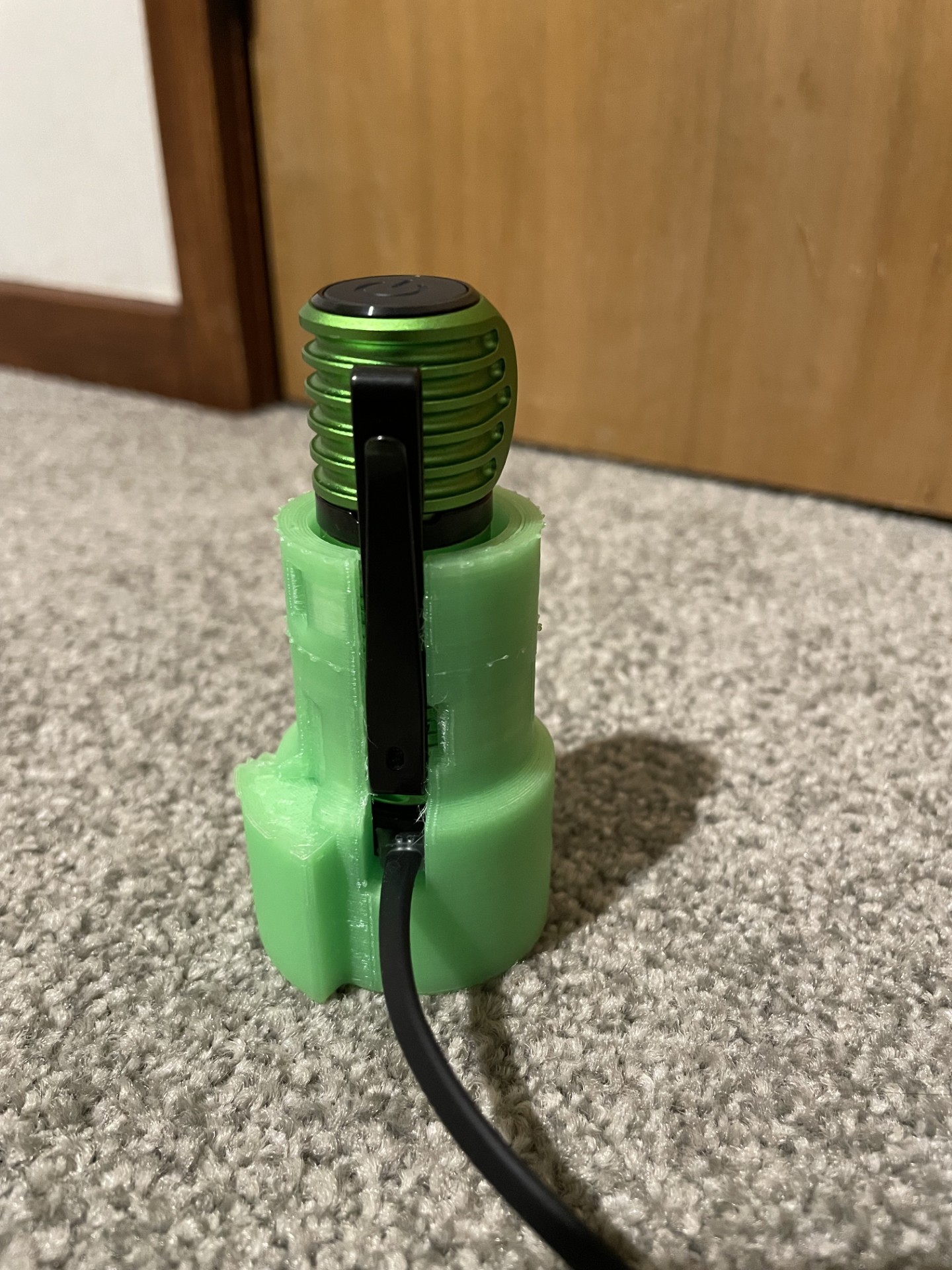 Đế sạc in 3D cho đèn pin Olight Perun 2 Mini hình ngọn hải đăng - Thumbnail 2
