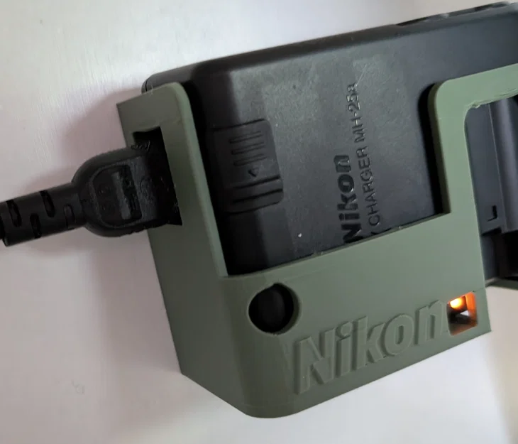 Giá treo tường 3D cho bộ sạc pin máy ảnh Nikon MH-25a - Image 1