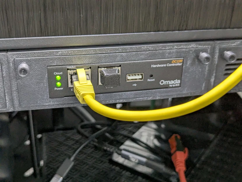 TP-Link Omada OC220 & OC200 gắn rack 19" (tích hợp lên khay @Robert) - Image 1