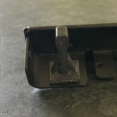 Ngàm nhựa giữ mặt trước Lian-Li PC-B25F (Panel Clip)