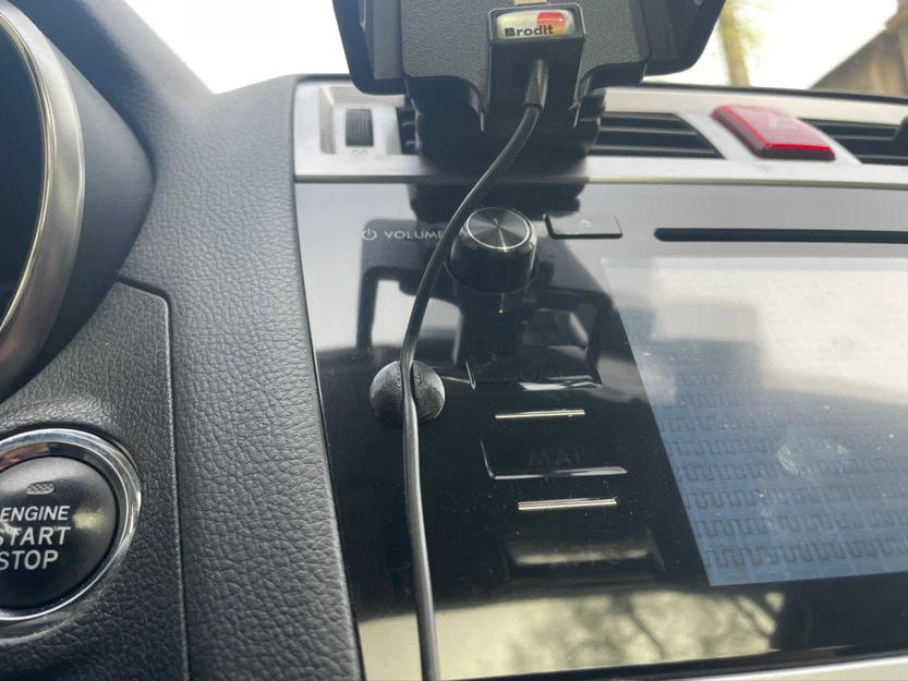Kẹp Giữ Dây Cáp Trên Xe (Car Cable Holder) - Image 1