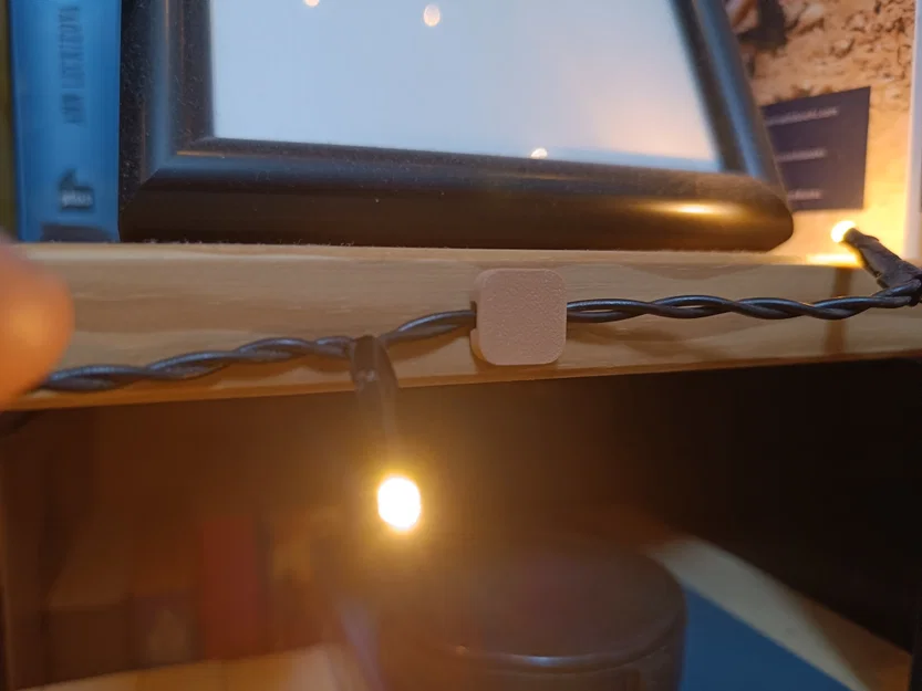 Kẹp giữ dây LED dạng dây đèn (LED chain holder) - Image 2