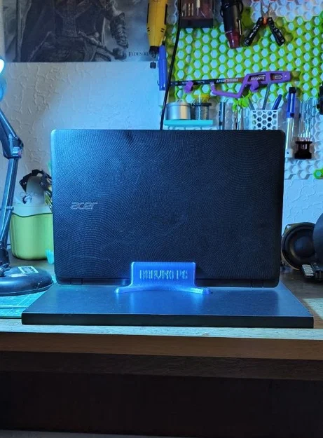 Kệ dựng đứng laptop (Vertical Laptop Stand) - Image 4