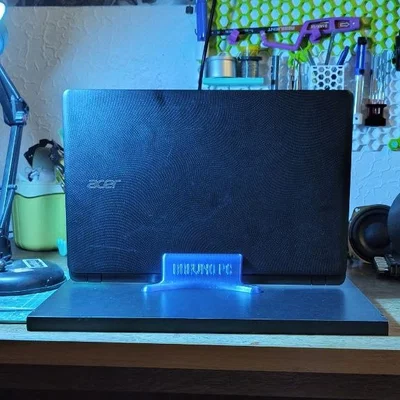 Kệ dựng đứng laptop (Vertical Laptop Stand)