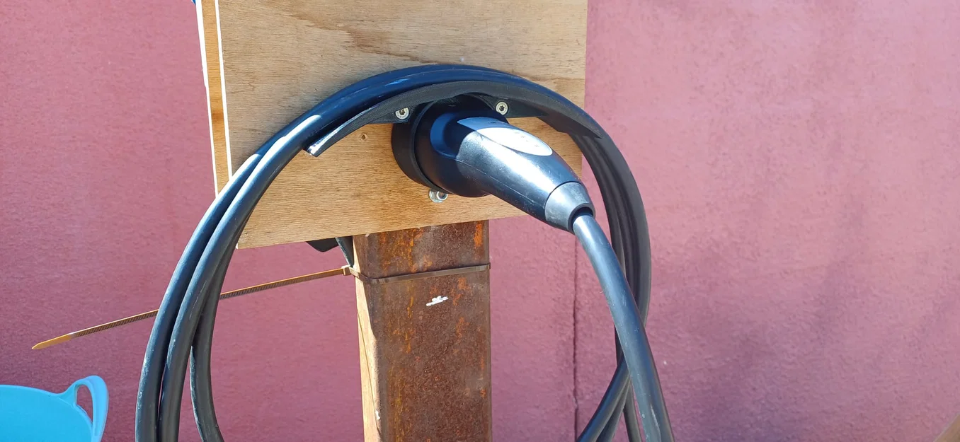 Giá treo tường cho sạc Tesla UMC EU (Support Mural Prise Chargeur Tesla UMC EU) - Image 1
