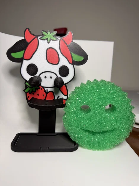 Giá đỡ Scrub Daddy hình Bò Dâu (Strawberry Cow) kèm khay hứng nước - Image 1