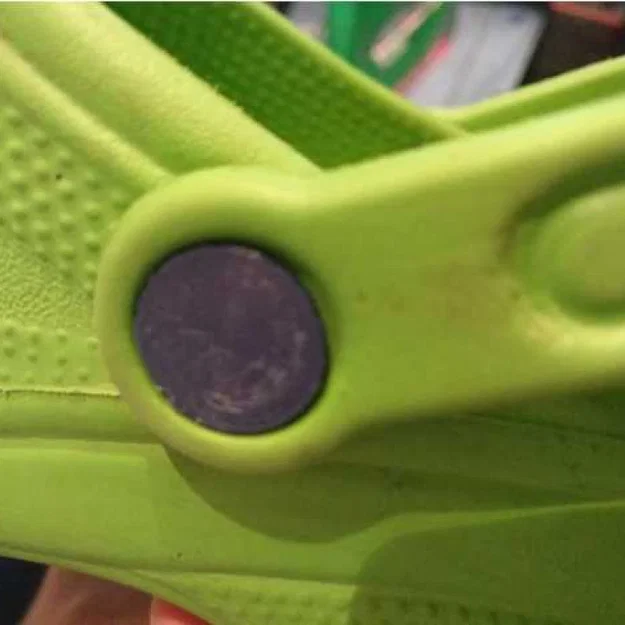 Nút Crocs (Crocs Button) - Image 1