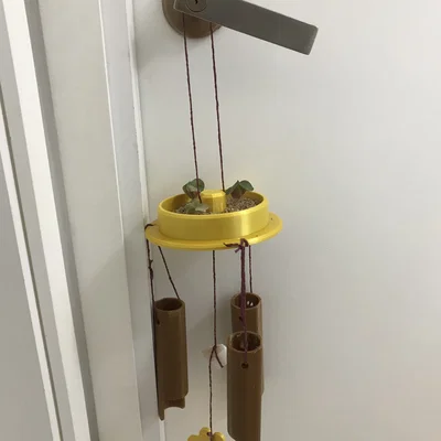 Chuông gió kiêm chậu cây (Wind Chime Planter)