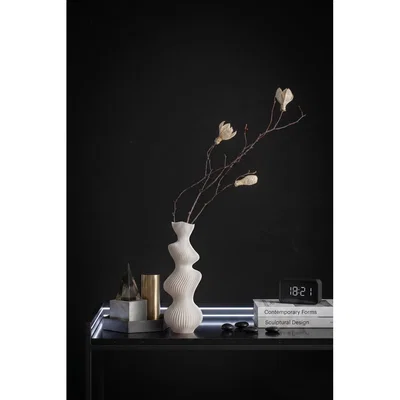 The Fluid Rhythm Vase – Bình hoa nhịp điệu uyển chuyển