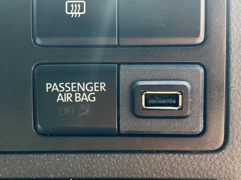 Nắp che bảng điều khiển cho VW T5.2 (Có tùy chọn cổng USB) - Image 2