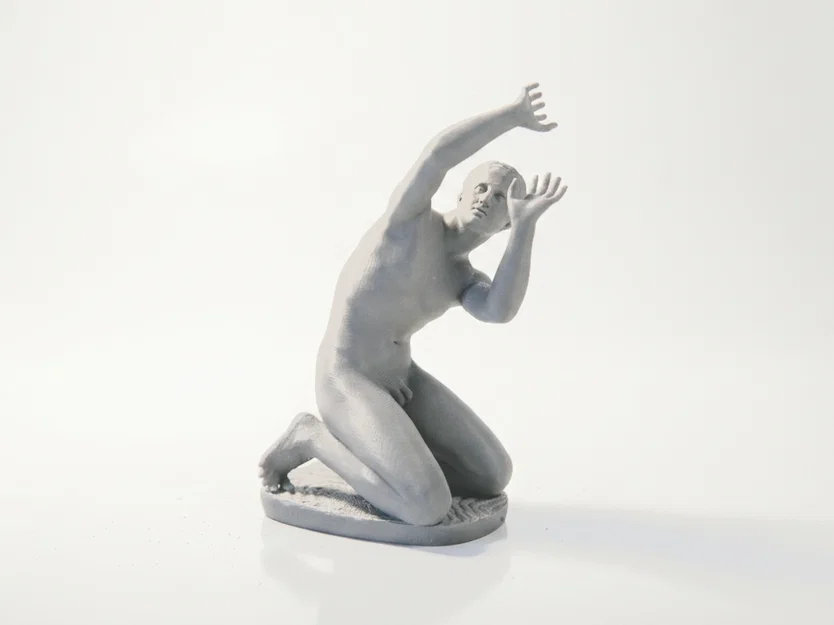 Tượng Cổ Điển Thiếu Niên Quỳ Gối – 3D Printable - Image 1