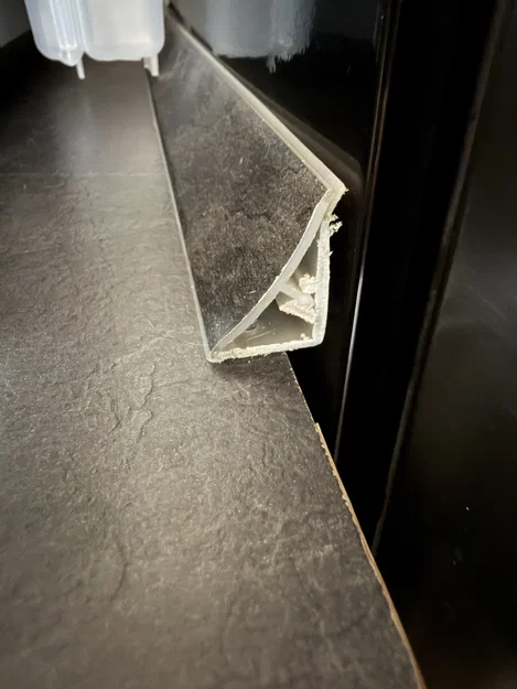 Nắp chụp đầu nẹp chân bếp (Kitchen skirting board end cap) - Image 2