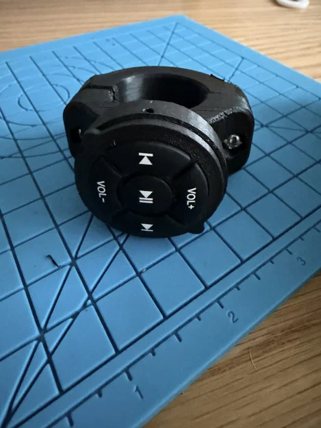 Giá đỡ gắn xe máy cho remote điều khiển Bluetooth - Image 1