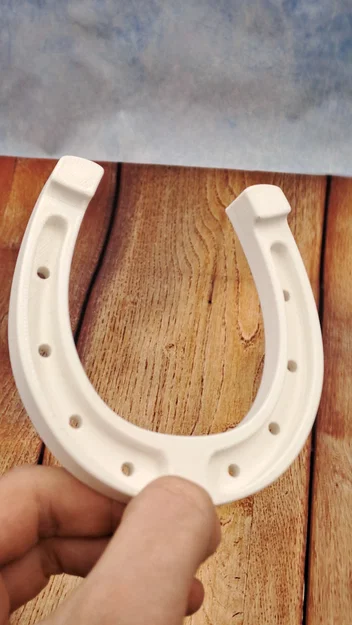 Móng ngựa (Horseshoe) in 3D tối giản - Image 2