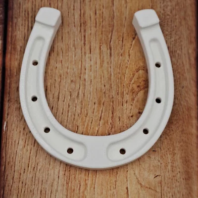 Móng ngựa (Horseshoe) in 3D tối giản