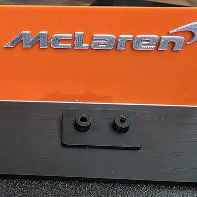 Kệ trưng bày Bburago F1 1/43 McLaren với chân đế nghiêng
