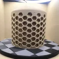 Ống đựng bút hình trụ họa tiết lục giác (Hex‑pattern cylindrical pen holder) - Thumbnail 2