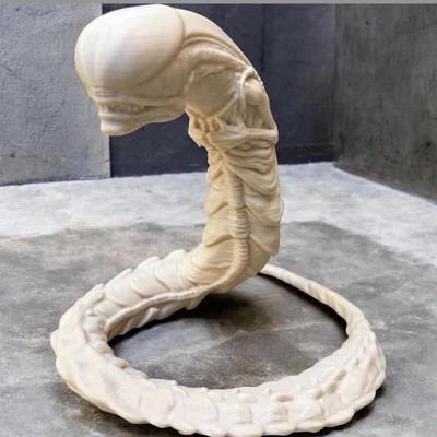 Alien Chestburster tấn công