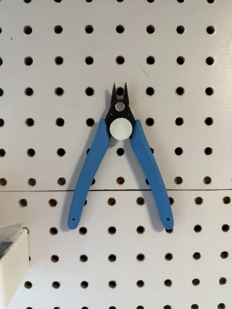 Giá treo kìm cắt 3D cho bảng Pegboard 1/4 inch siêu gọn - Image 1