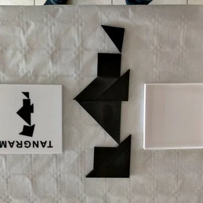Tangram kèm hộp (Tangram avec sa boite)