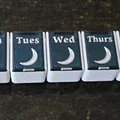 Hộp thuốc (pill box) / medication organizer với các hộp ngăn kéo rút rời - Thumbnail 3