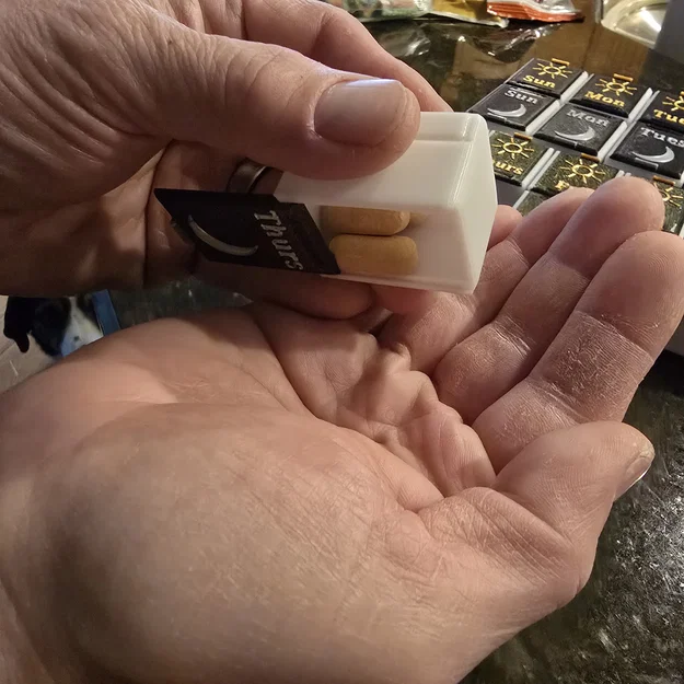 Hộp thuốc (pill box) / medication organizer với các hộp ngăn kéo rút rời - Image 6