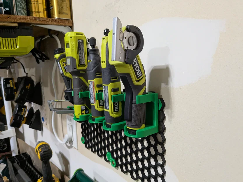 Giá treo máy Ryobi 4V USB Lithium tiện lợi cho bảng HSW - Image 1