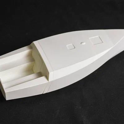 Thân thuyền yacht mô hình GLOBE 5.80 tỉ lệ 1:30